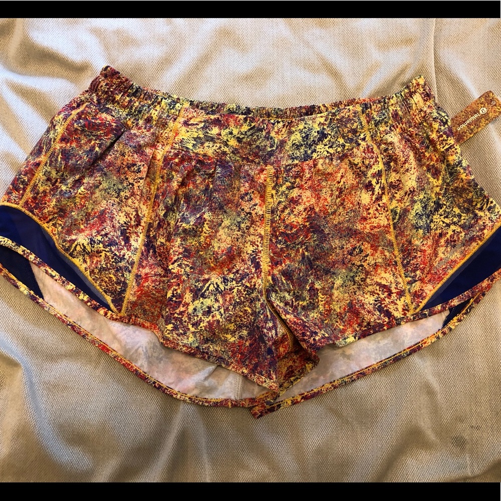 2019 Lululemon Sea Wheeze Hotty Hot 2.5” Shorts